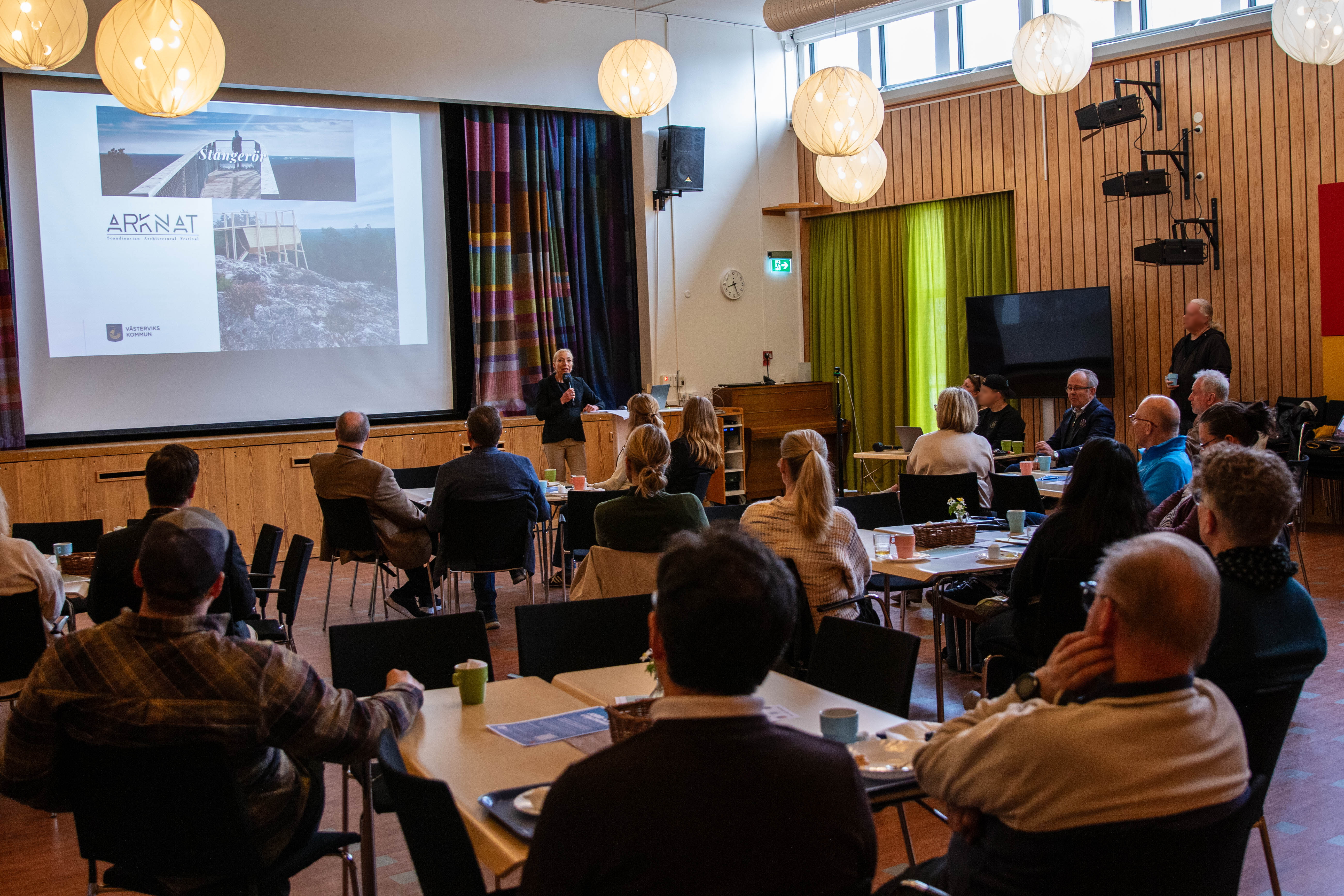 Sara Dolk berättar om pågående utvecklingsprojekt i Västerviks kommun.
