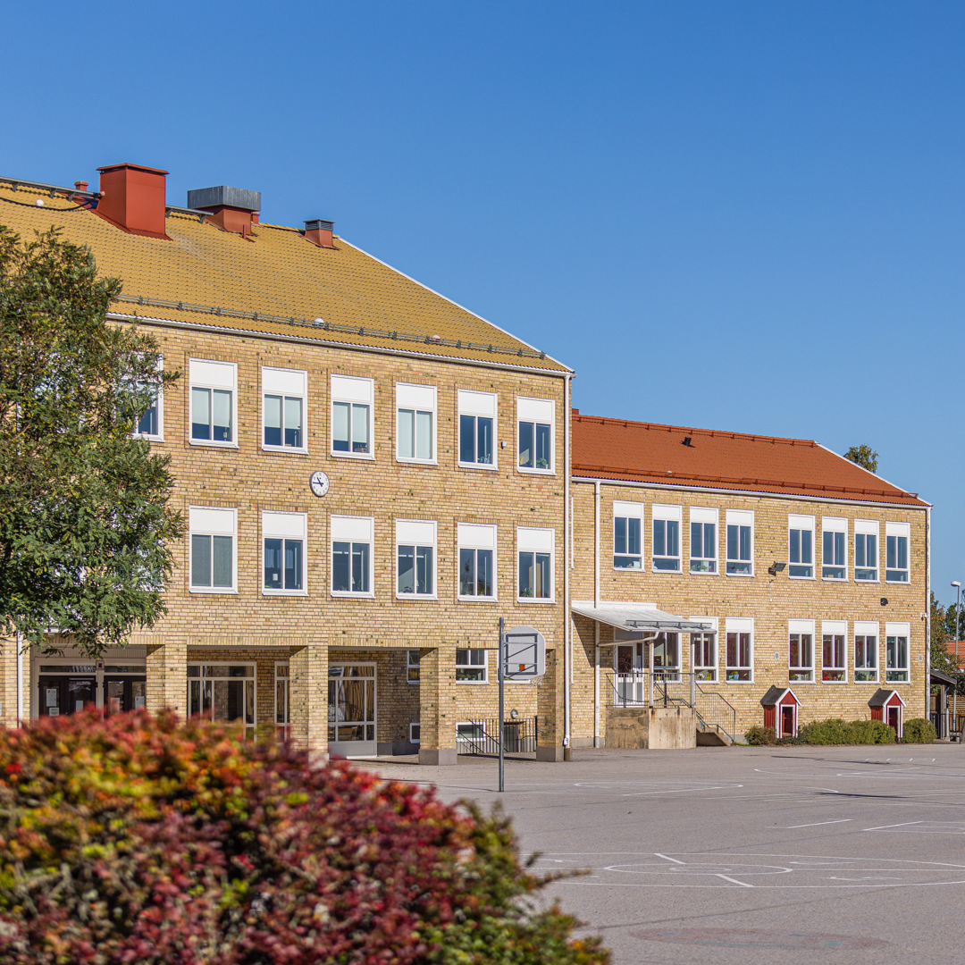Breviksskolan.