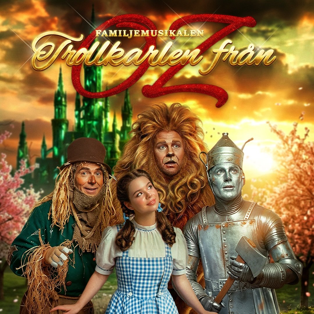 På bilden suns alla skådespelare i klädda sina kostymer, plåtmannen, lejonet, fågelskrämman och Dorethy