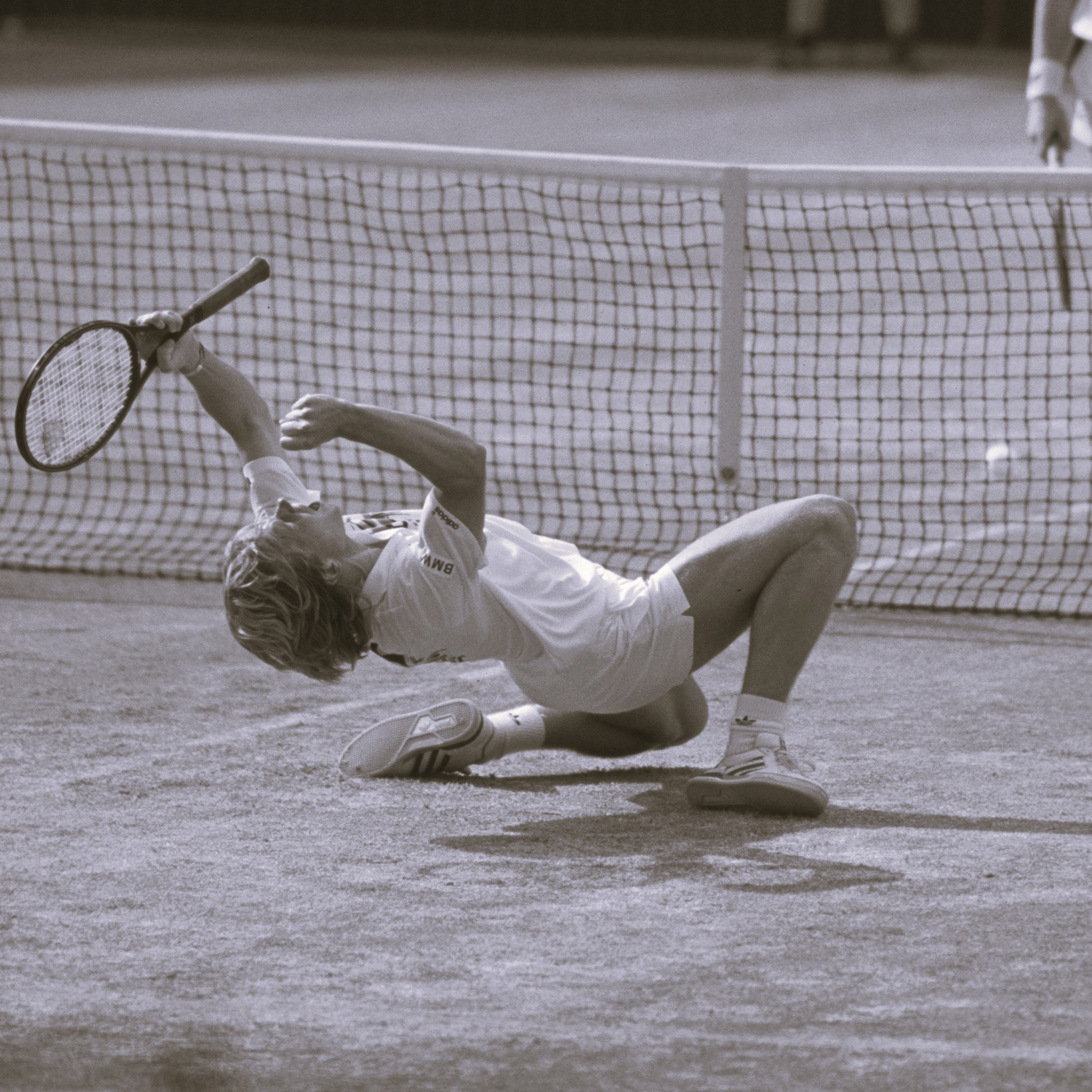 Bild på Stefan Edberg som spelar tennis