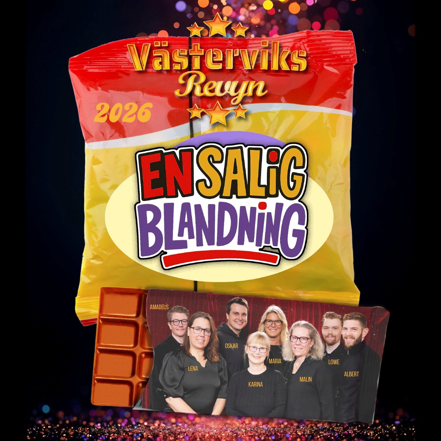 Bildtolkning: En godispåse med texten Västerviksrevyn 2026 En salig blandn ing. Under godispåsen finns en chokladkaka med revygänget på omslaget.
