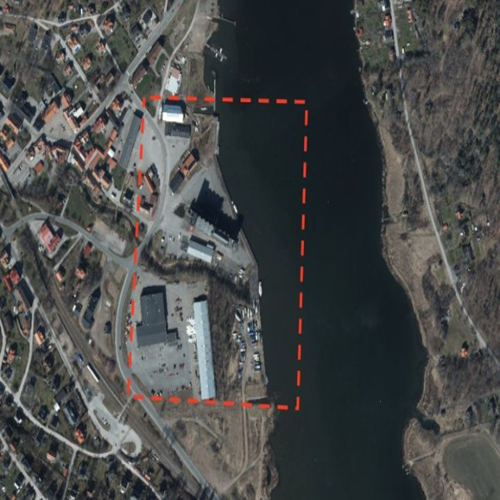 Flygbild över Gamleby hamn.