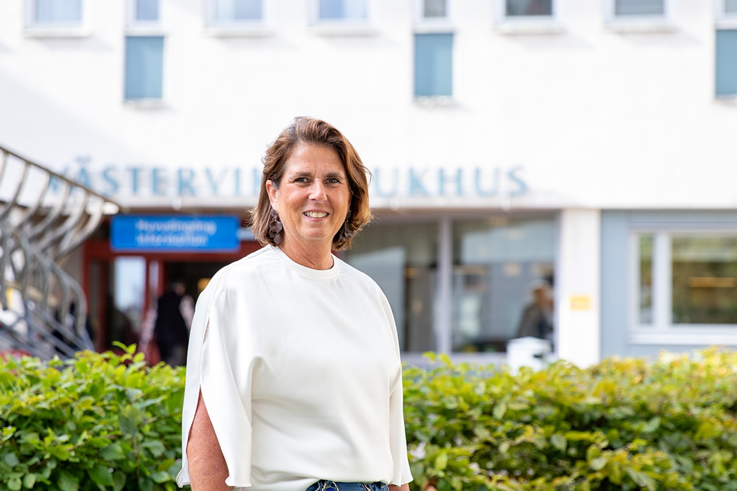 Malin Hansson utanför Västerviks sjukhus.